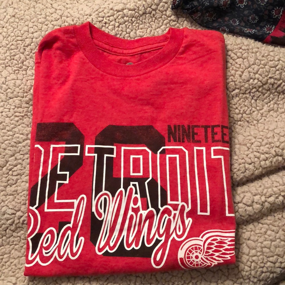 Red wings T-shirt